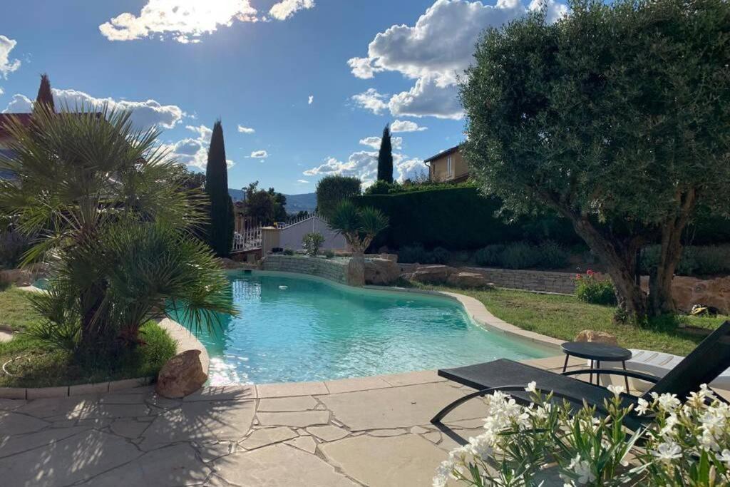 Villa Des Oliviers Avec Piscine Chassagny Exteriér fotografie