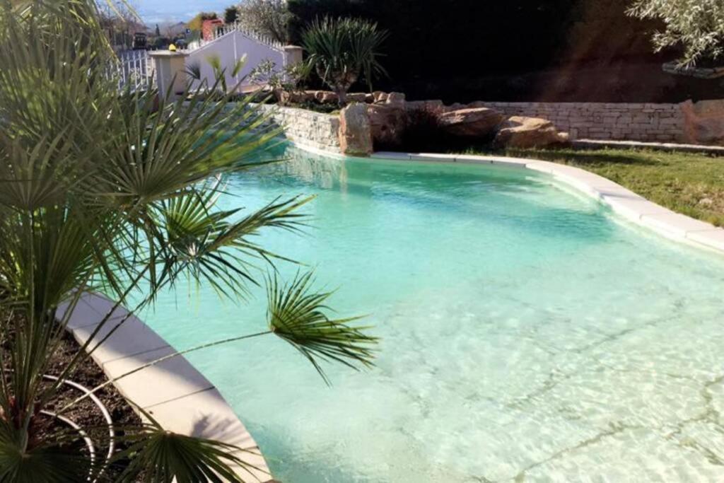 Villa Des Oliviers Avec Piscine Chassagny Exteriér fotografie