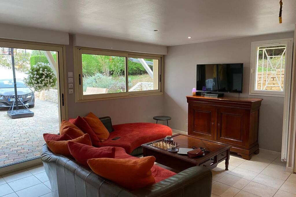Villa Des Oliviers Avec Piscine Chassagny Exteriér fotografie